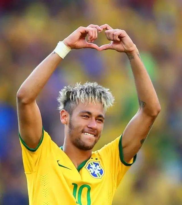 记者：海港抵达武里南，莱昂纳多、加布、李帅、刘若钒伤缺