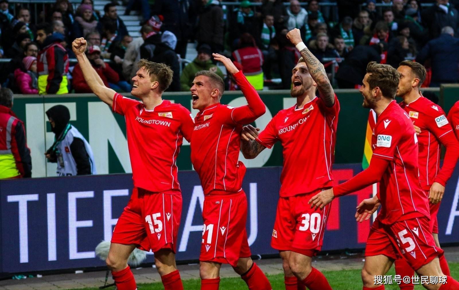 本泽马评选历史最佳阵容：