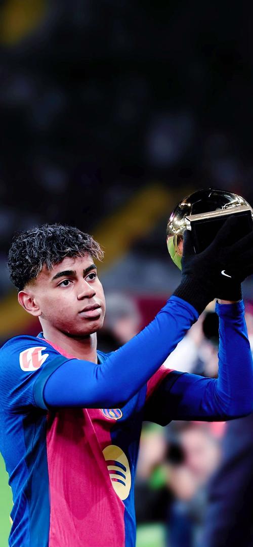 费迪南德：阿森纳不需要埃泽，当然他也可以提升板凳深度