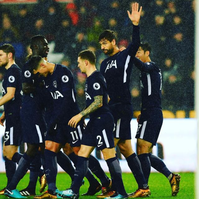 替补球员关键时刻助球队锁胜