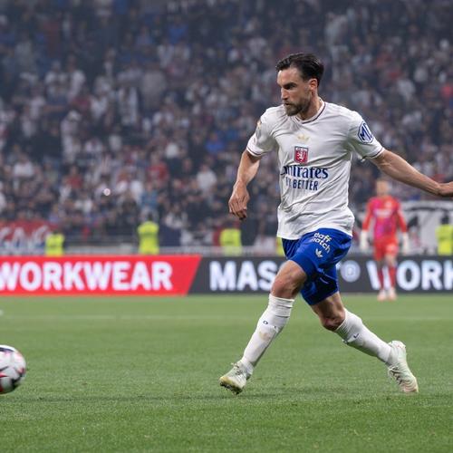 脱南美入欧？阿迪达斯官网售卖的阿根廷球衣错配成欧预赛臂章